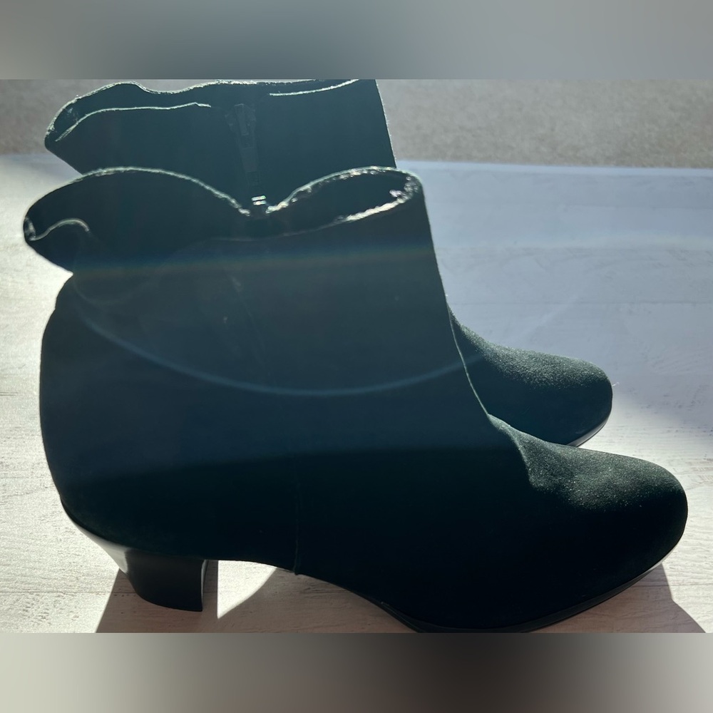 Munro Women's Alfie Boots - Black Suede